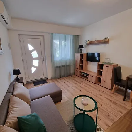 In Mit Privatem Parkplatz By Interhome Apartment Crikvenica