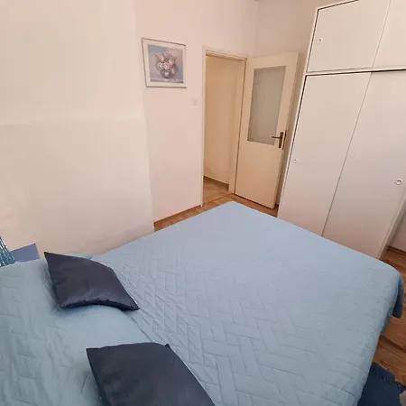 Apartment In Mit Privatem Parkplatz By Interhome