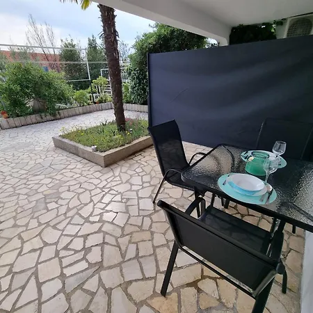 In Mit Privatem Parkplatz By Interhome Apartment Crikvenica