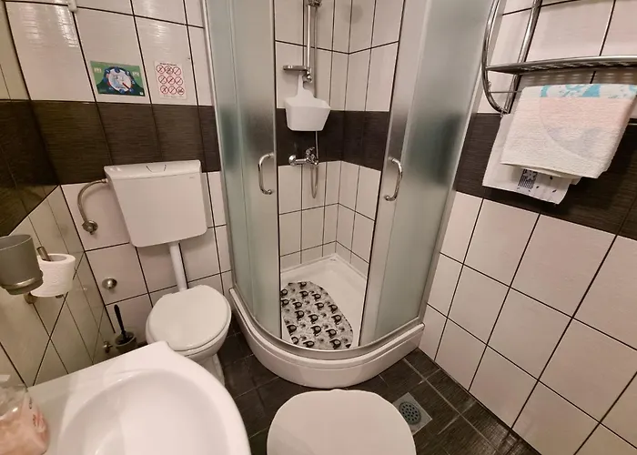 In Mit Privatem Parkplatz By Interhome Daire *