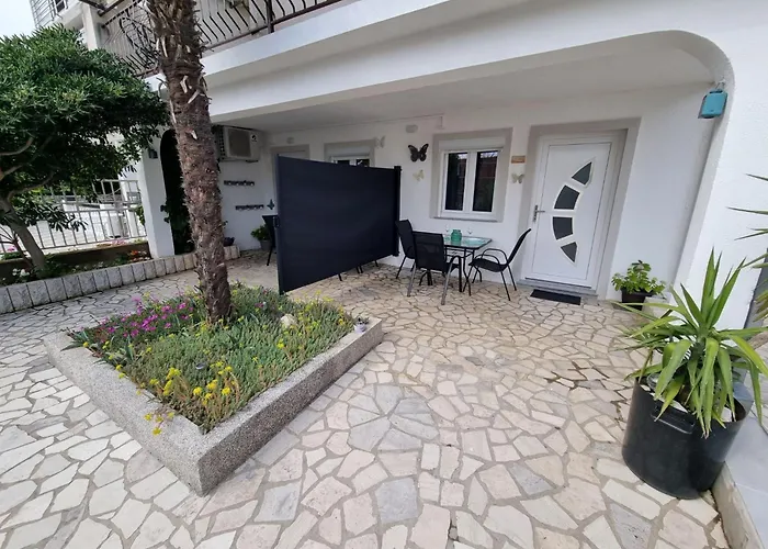 In Mit Privatem Parkplatz By Interhome * Crikvenica