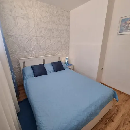 In Mit Privatem Parkplatz By Interhome Apartment