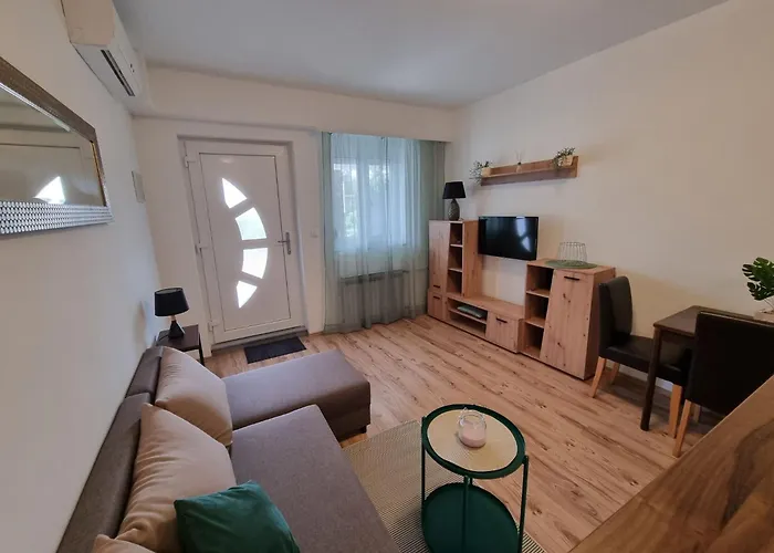 In Mit Privatem Parkplatz By Interhome Apartment Crikvenica