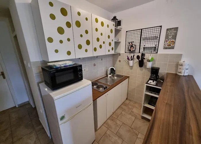 In Mit Privatem Parkplatz By Interhome Crikvenica